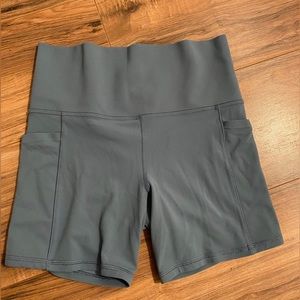 Athleta short